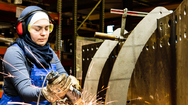 ENGINEERING DEGREE AND CAREER GUIDE visual data 4